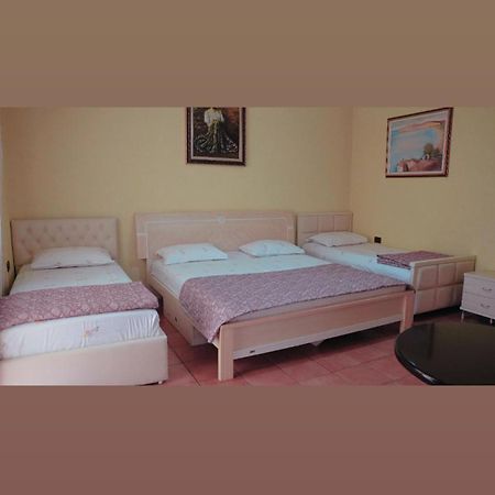 Alen Bar Hotel 地拉那 外观 照片